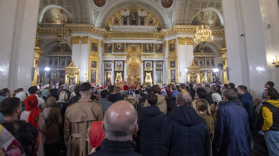 Пасхальное богослужение в Соборе Казанской иконы Божией Матери