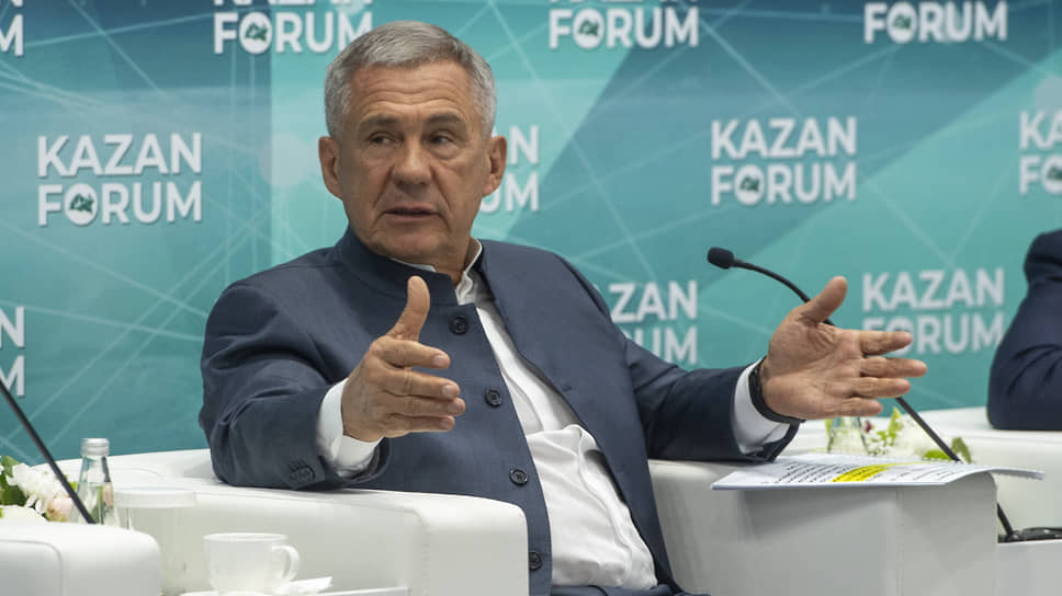 раис Татарстана Рустам Минниханов на сессии KazanForum