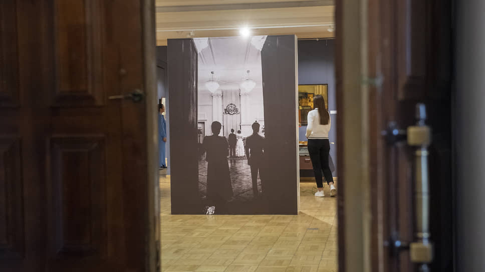 Выставка «Свадьба на улице Советской» в галерее «Хазинэ».