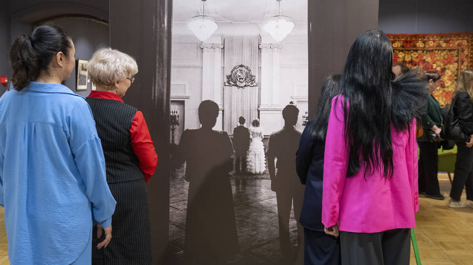 Выставка «Свадьба на улице Советской» в галерее «Хазинэ»