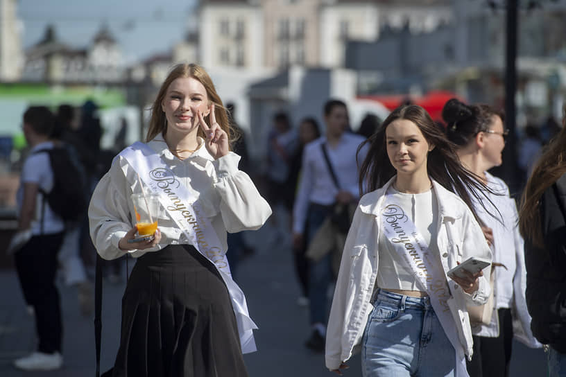 5,8 тысяч одиннадцатиклассников заканчивают школу в этом году в Казани