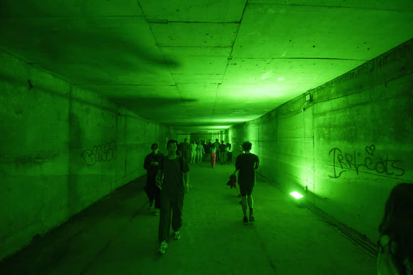 Международный фестиваль НУР. Подземный переход между локациями под Баумана