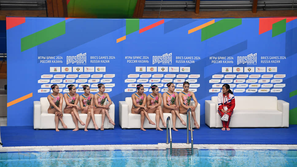 Российские спортсменки во время выступления.