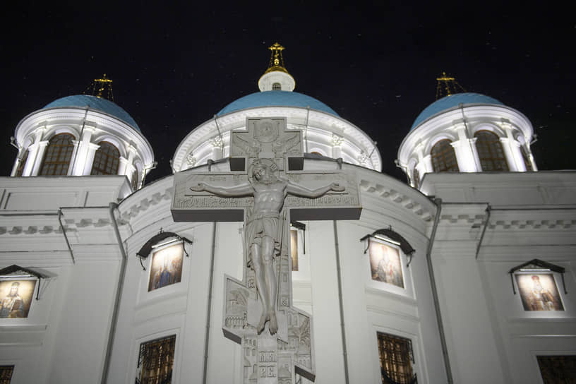 Литургия в честь праздника Рождества Христова  в соборе Казанской иконы Божией Матери