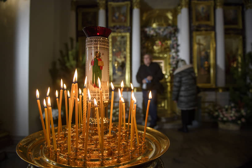 Литургия в честь праздника Рождества Христова  в соборе Казанской иконы Божией Матери