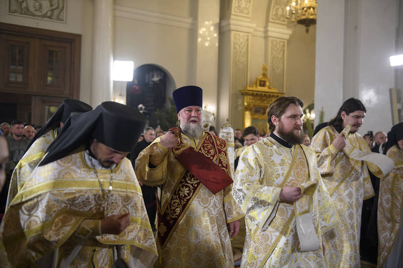 Литургия в честь праздника Рождества Христова  в соборе Казанской иконы Божией Матери