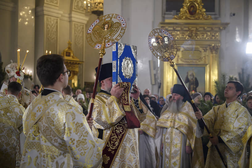 Литургия в честь праздника Рождества Христова  в соборе Казанской иконы Божией Матери