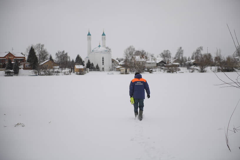 Профилактический осмотр места проведения крещенских купаний на озере Верхний Кабан.