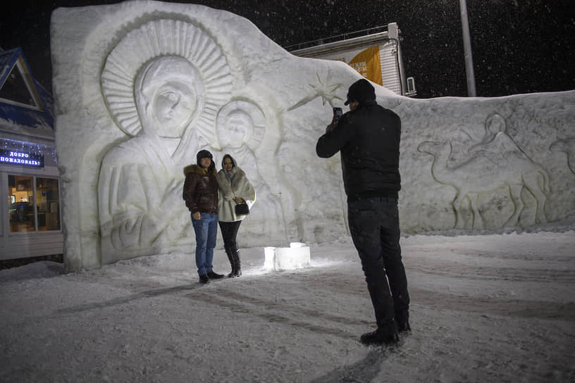 Фестиваль ледовых и снежных скульптур в Раифе