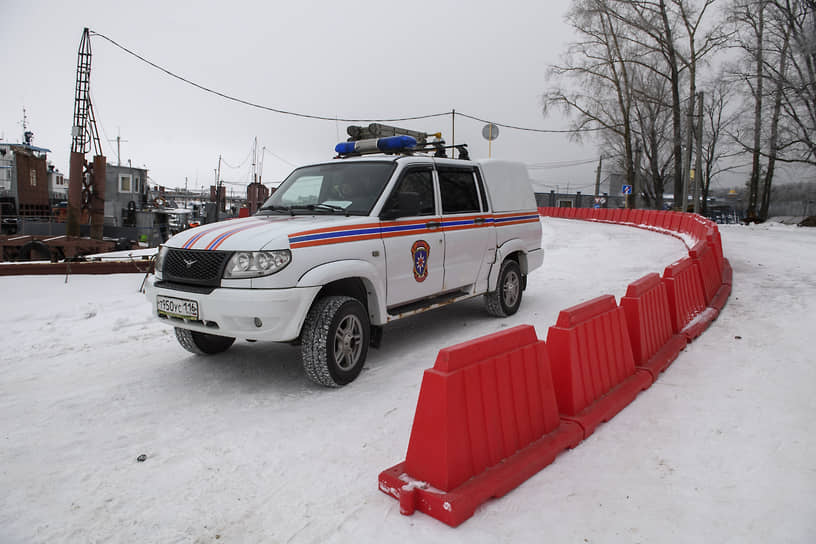 Учения по оказанию помощи при ДТП с провалом автотехники под лёд 