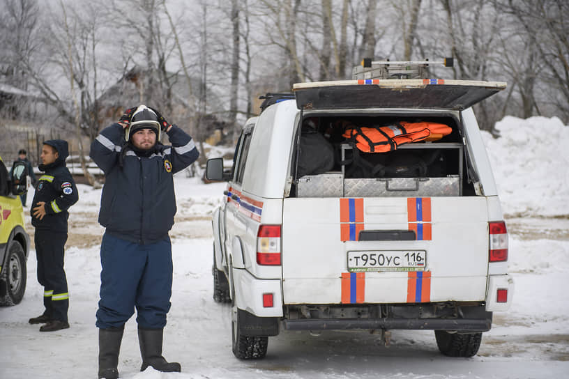 Учения по оказанию помощи при ДТП с провалом автотехники под лёд 