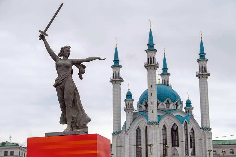 Военный парад на площади Тысячелетия Казани, посвященный 80-ой годовщине Победы в Великой Отечественной войне