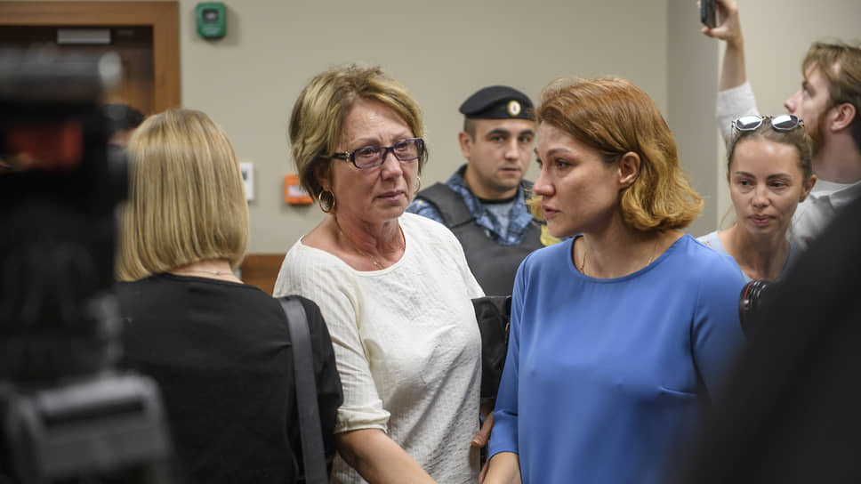 Мать Сергея Миронова Ирина Миронова и его сестра Дарья Копылова