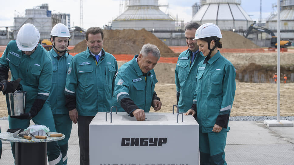 Церемонии заливки первого кубометра бетона в основание фабрики по производству катализаторов на базе «Казаньоргсинтеза»