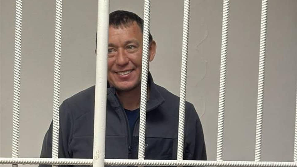 Экс-глава Нижнекамска обвинен в хищении денег за рекрутинг военнослужащих