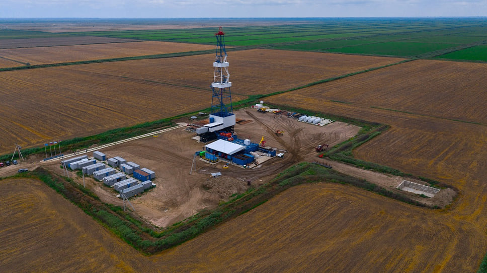 Поисковая скважина 
№ 1 Западно-Варавенская обеспечивает промышленный приток нефти дебитом 17 м3 в сутки