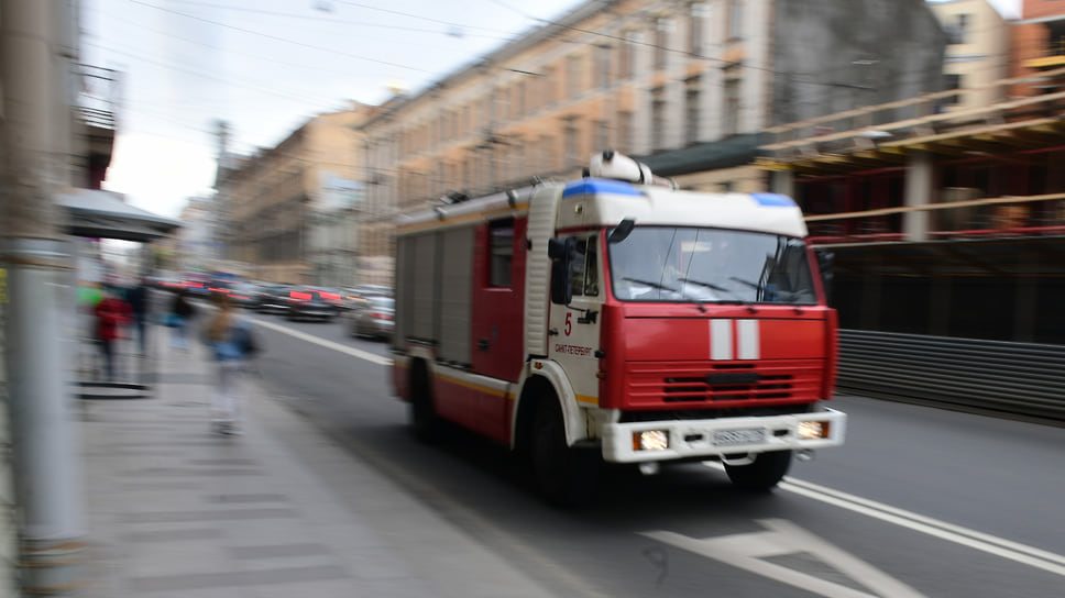 Суд в Краснодаре считает, что пожарным машинам, проезжающим на красный сигнал светофора, необходимо убедиться в безопасности маневра