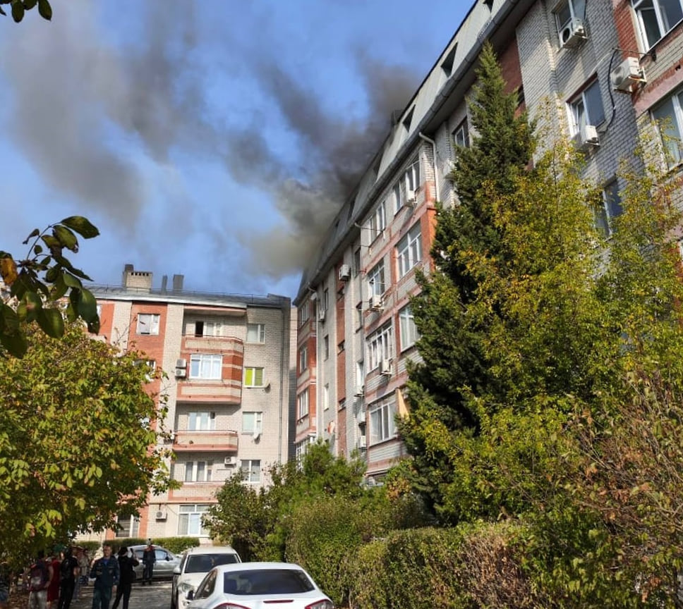 В Геленджике потушили пожар в квартире дома на улице Островского –  Коммерсантъ Краснодар