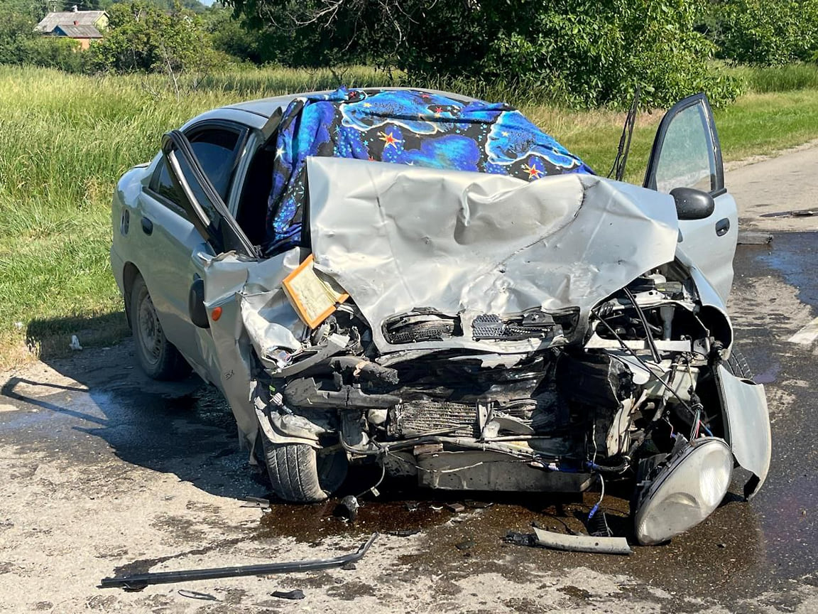 В Абинском районе водитель Chevrolet погиб из-за выехавшего на встречку BMW  – Коммерсантъ Краснодар