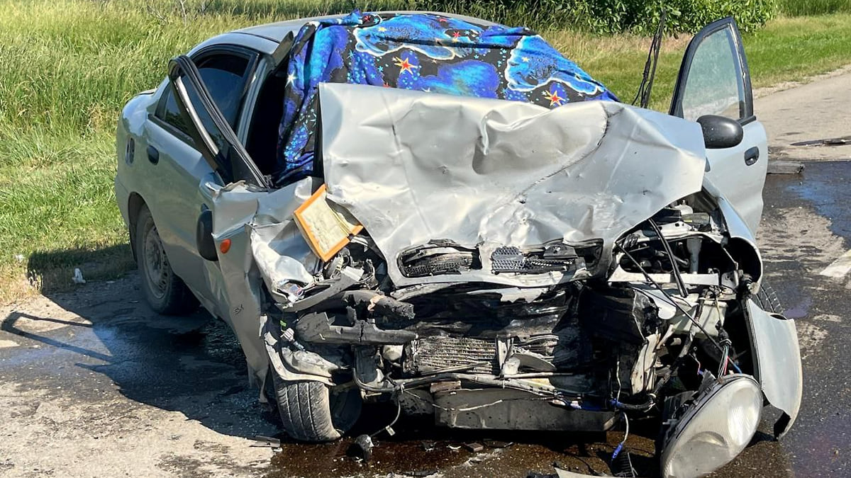 В Абинском районе водитель Chevrolet погиб из-за выехавшего на встречку BMW  – Коммерсантъ Краснодар