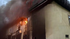 Двухэтажный гаражный кооператив загорелся в Сочи