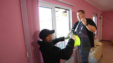 На окна детских садов и школ Анапы устанавливают защитные пленки от БПЛА