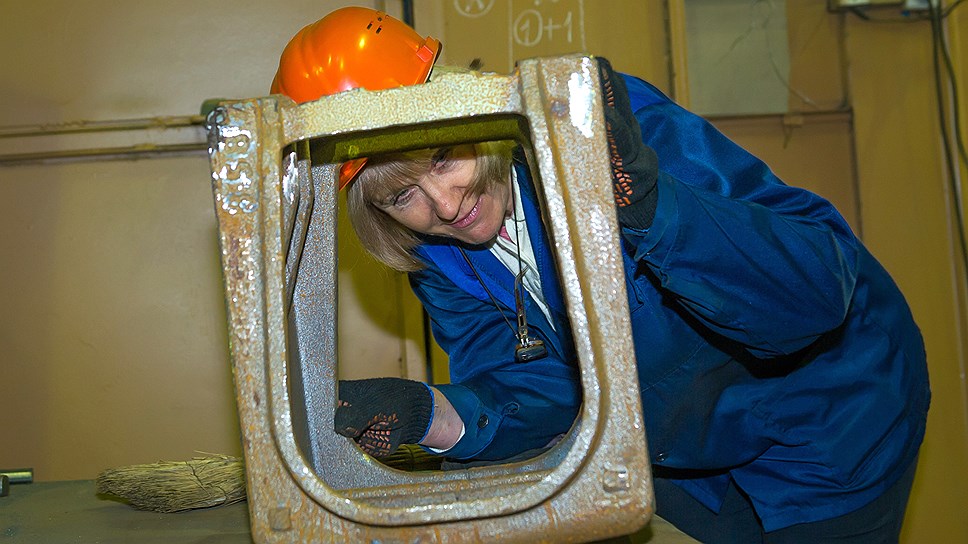 Контроль качества. В цехах предприятия делают автомобильные кузова, автоприцепы, полуприцепы и контейнеры, предназначенные для перевозки одним или несколькими видами транспорта.