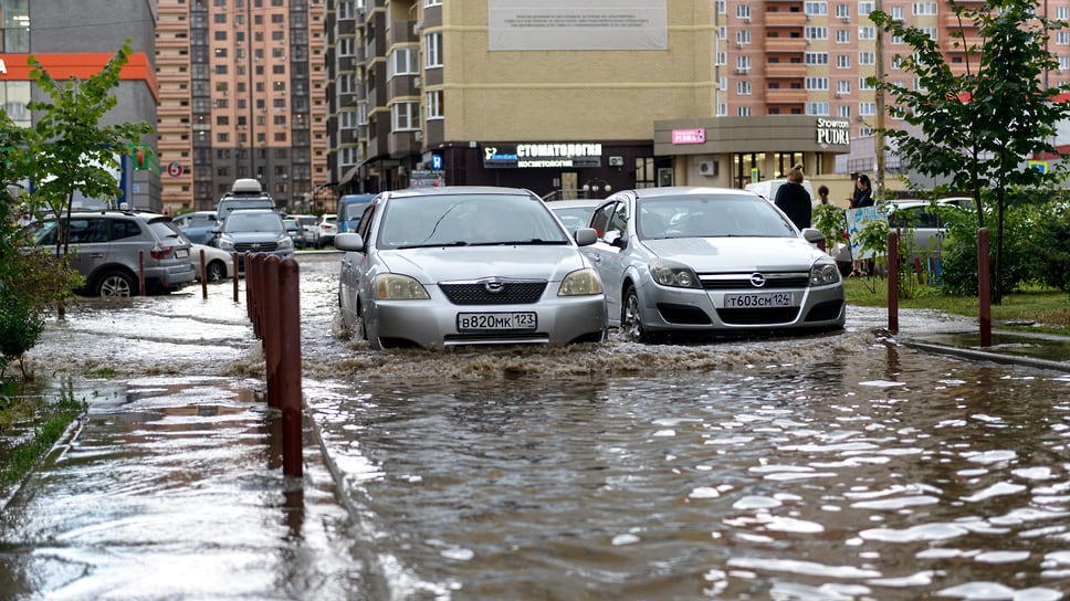 Выезд с парковки. Август 2021 года