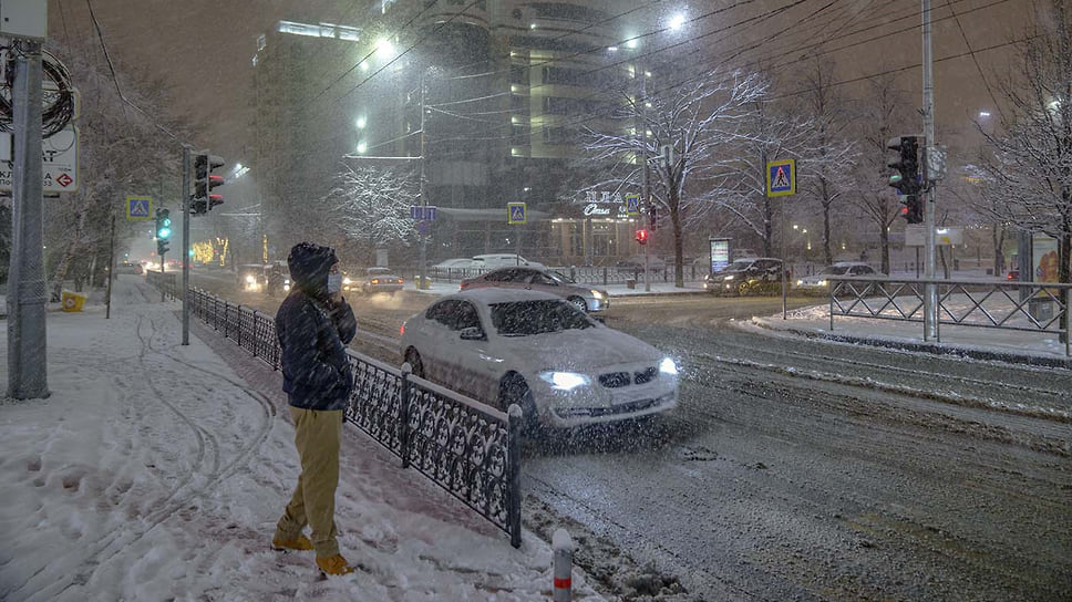 Улица Октябрьская на пересечении с Постовой
