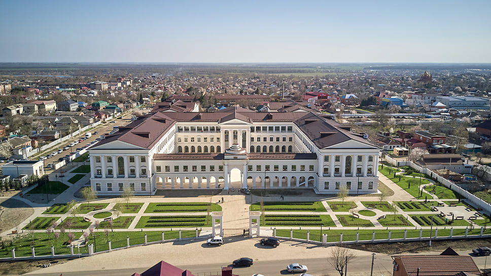 Городская панорама с видом на лицей
