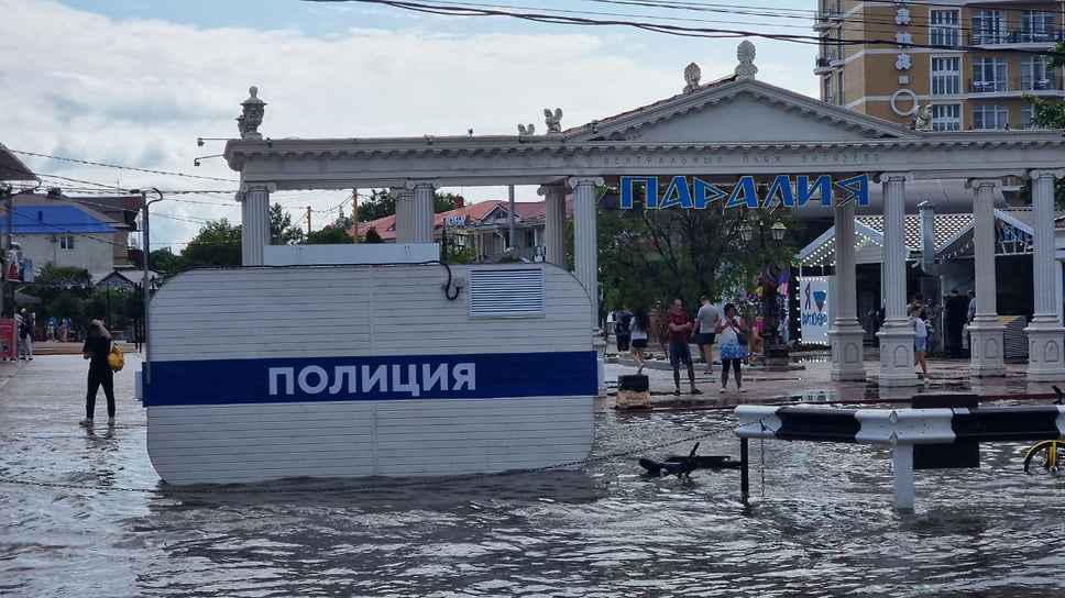 Пункт полиции в районе набережной «Паралия»
