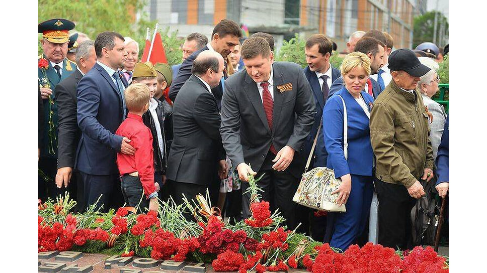 Церемония возложения цветов к Вечному огню в Краснодаре (май 2018 года)
