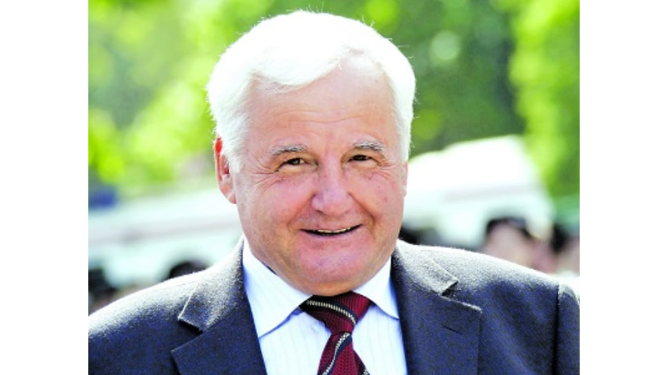 Николай Кондратенко стал пятым губернатором Кубани в декабре 1996 года. На посту он пробыл до 2000 года. За время своего руководства Николай Кондратенко начал возрождение кубанского казачества, оказывал поддержку сельским товаропроизводителям, открыто выступал против бесконтрольного вывоза природных ресурсов, купли-продажи земель, морских портов и других стратегических организаций региона. Под его руководством был разработан и принят закон о стимулировании инвестиций. Тогда же в крае появились первые иностранные инвесторы из Германии и Канады, которые стали партнерами станкостроительного завода имени Седина в Краснодаре, что помогло спасти производство от банкротства. Активно поддерживал социальную сферу региона

