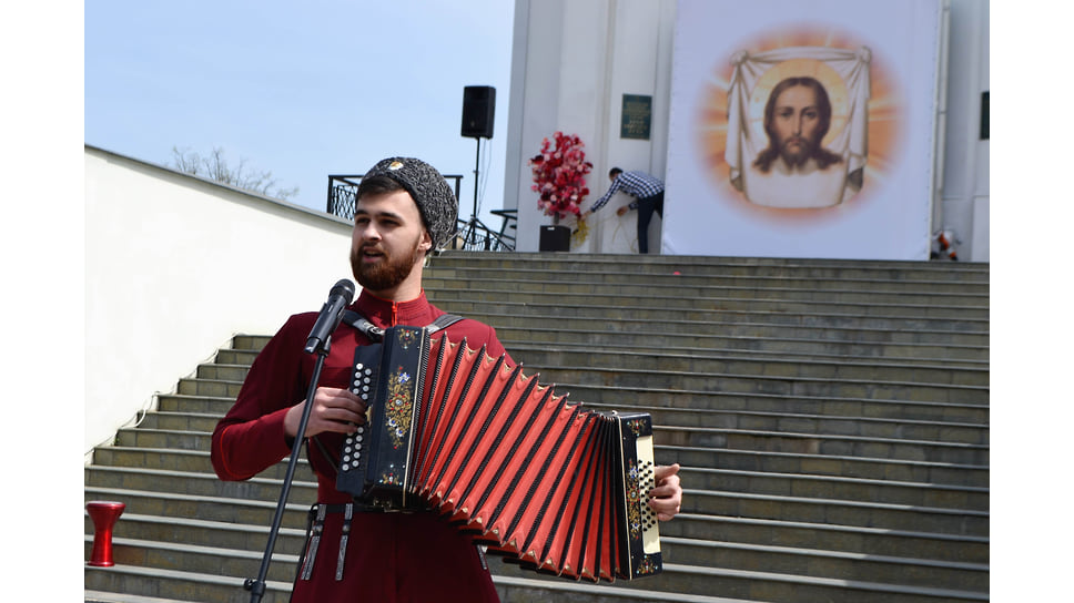 Праздник начался выступлением ансамбля народной песни «Веснянка»