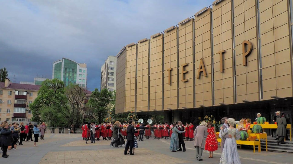 Открытие фестиваля состоялось в Краснодарском драмтеатре
