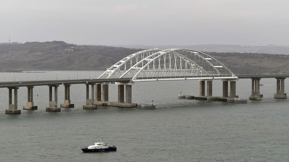 Крымский мост стал самым длинным в России и Европе. Его протяженность составляет 19 км
