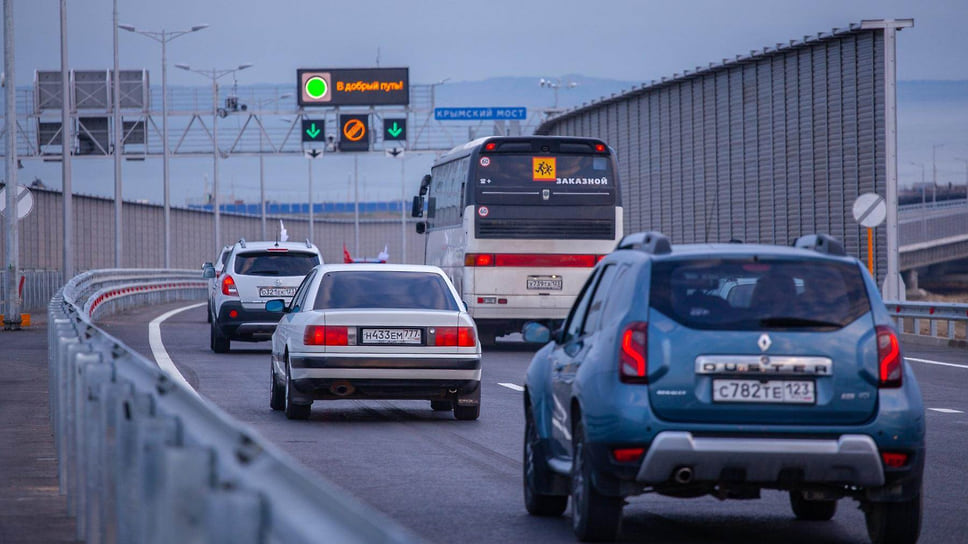 Около 24 млн автомобилей проехало за пять лет по Крымскому мосту
