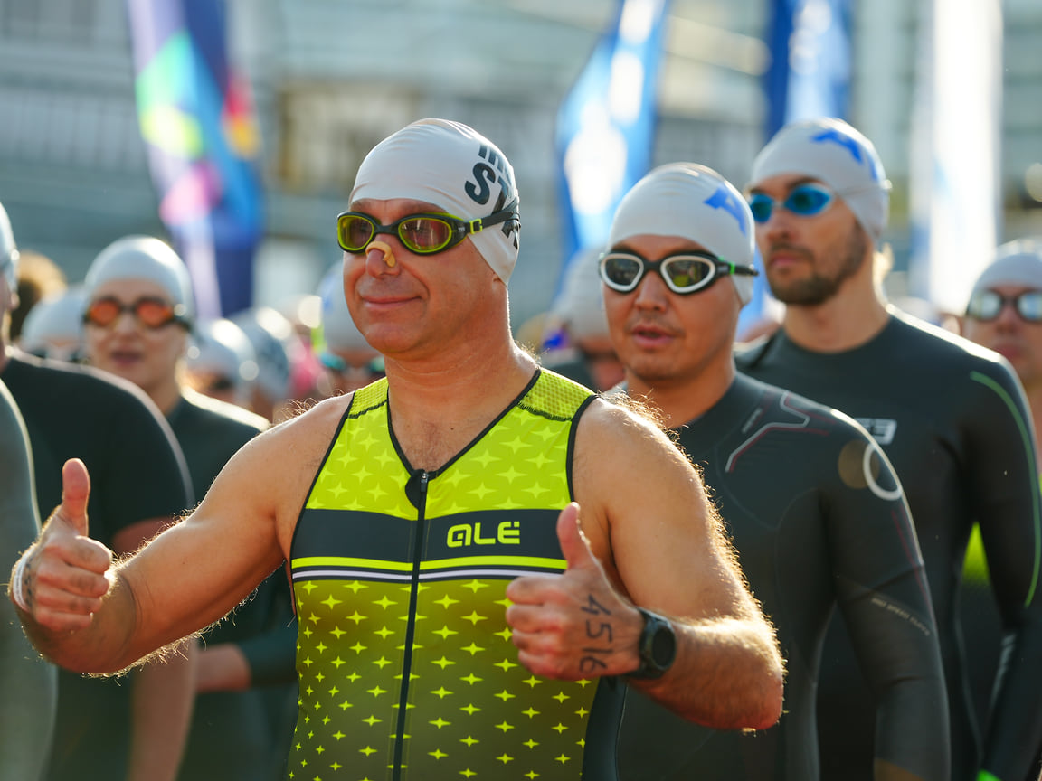 В «железной» триатлонной гонке IRONSTAR 226 SOCHI SIRIUS 2023, проходившей на следующий день, спортсмены проплыли 3,86 км в акватории Имеретинского порта
