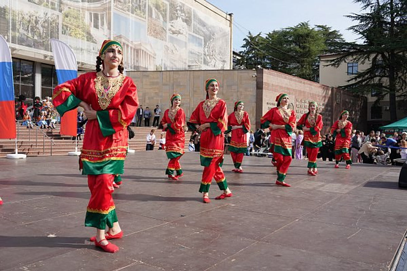 В День народного единства на курорте проходит фестиваль «Этно-Сочи»
