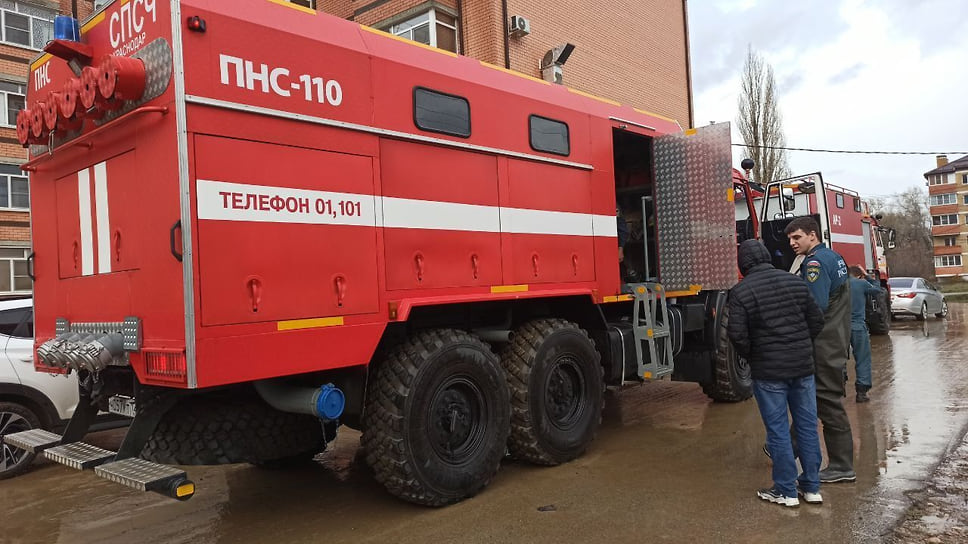 На базе 3 и 11 школ в Горячем Ключе развернуты пункты временного размещения