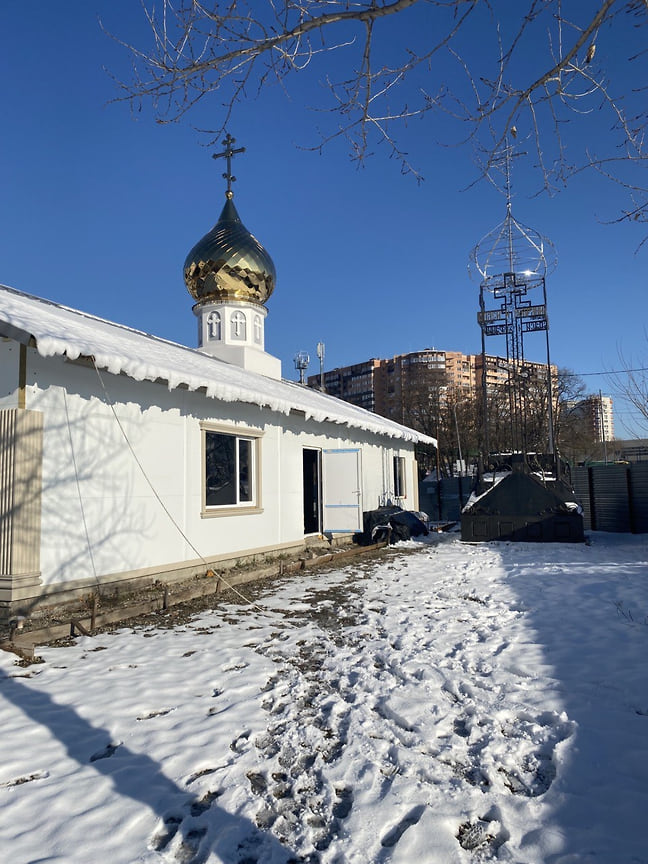 На стройке храма Царственных страстотерпцев