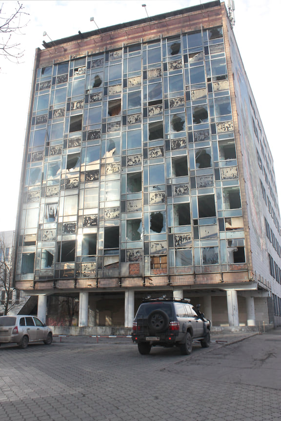 Здание технологического института в Донецке