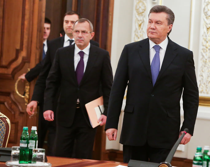 В результате госпереворота 22 февраля 2014 года власть на Украине перешла к оппозиции, президент Виктор Янукович был вынужден покинуть страну
