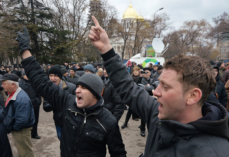 В Крыму и Севастополе продолжали проходить митинги против новой власти на Украине