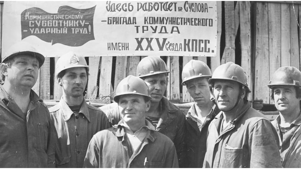 Полное восстановление разрушенной инфраструктуры заняло десятилетие. Только к 1954 году порту удалось выйти на довоенный уровень грузооборота. 
Рекордного грузооборота в 18 млн т порт достиг в 1971 году, опередив другие порты страны и превратившись в крупнейшее транспортное предприятие.
На фото — укрупненная бригада докеров-механизаторов выполнила задание 10-й пятилетки (1972 год)