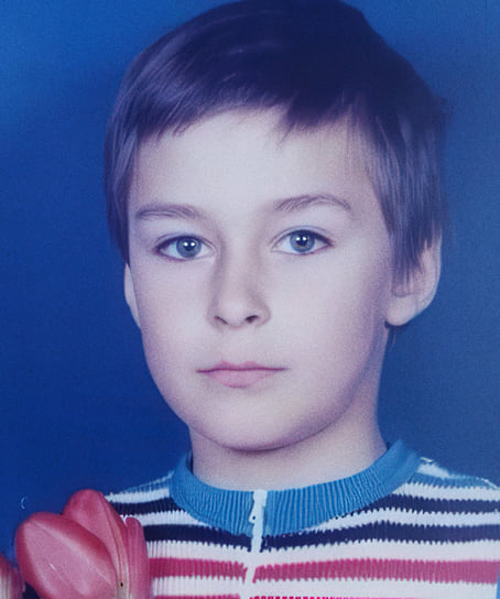 Алексей Воевода. Двукратный Олимпийский чемпион по бобслею, многократный чемпион мира по армрестлингу — воспитанник сочинской школы №2. С детства стремился быть лидером и проявлял характер. По воспоминаниям его учителей, с шести лет он буквально «прописался» в спортзале. Посещал занятия по тхэквондо, гимнастике, борьбе. При этом увлекался флористикой, бальными танцами и посещал кукольный кружок. В 14 лет будущий чемпион мог перевернуть автомобиль или прямо с места перепрыгнуть школьную парту