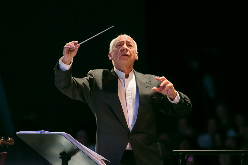 Народный артист СССР, художественный руководитель Национального филармонического оркестра, дирижер Владимир Спиваков