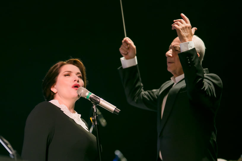 Песни исполняла народная артистка России и Абхазии Хибла Герзмава