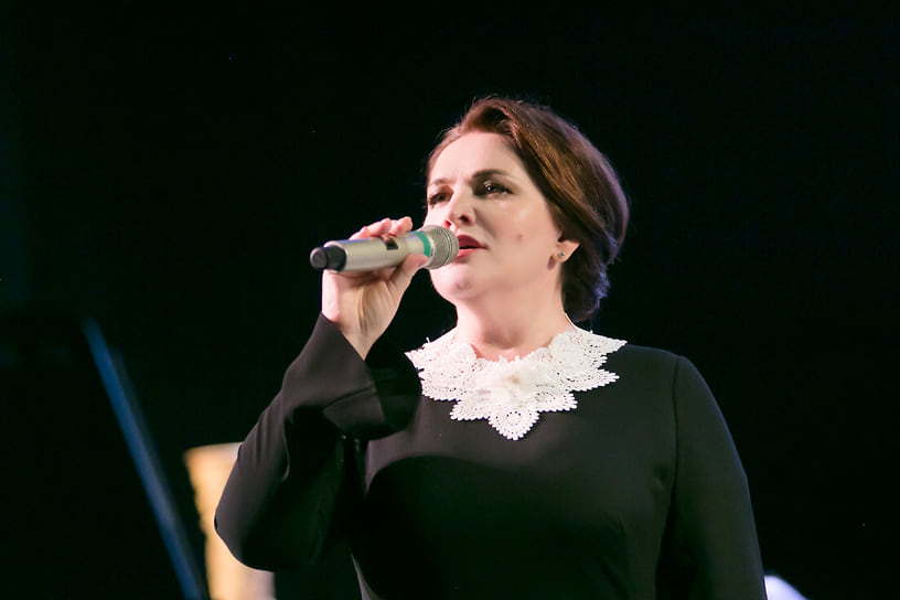 Директор Национального филармонического оркестра России Георгий Агеев: «Мы старались найти песни, которые написаны от лица женщины: матери, потерявшей сына («На Мамаевом кургане»), женщины, проводившей своего суженого на фронт («Мой милый, если б не было войны»)»