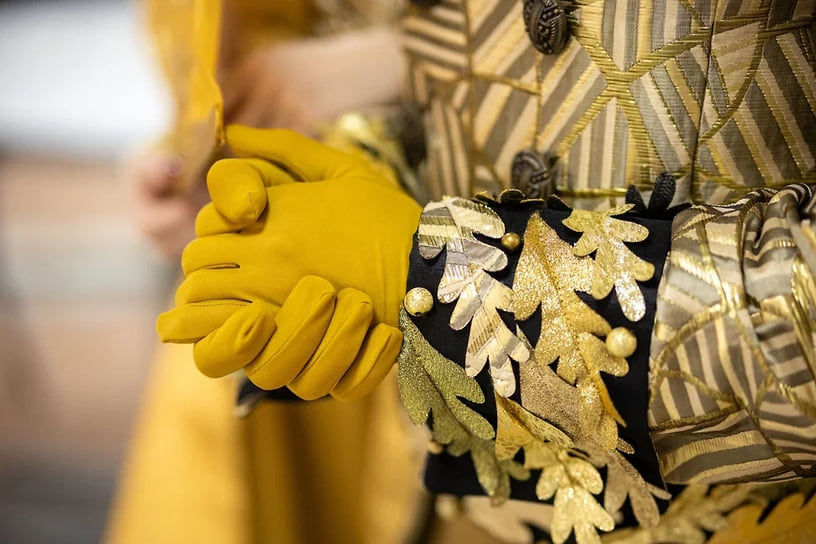 Как сказано в описании, это «кружение судеб в одном действии с лучиком надежды в финале»